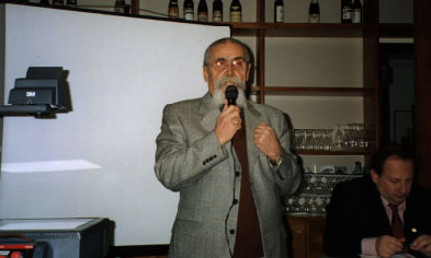 aerop05.JPG (19819 byte)