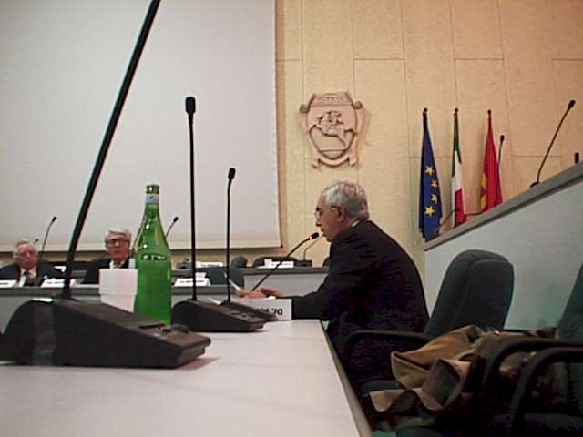 an06.jpg (26917 byte)